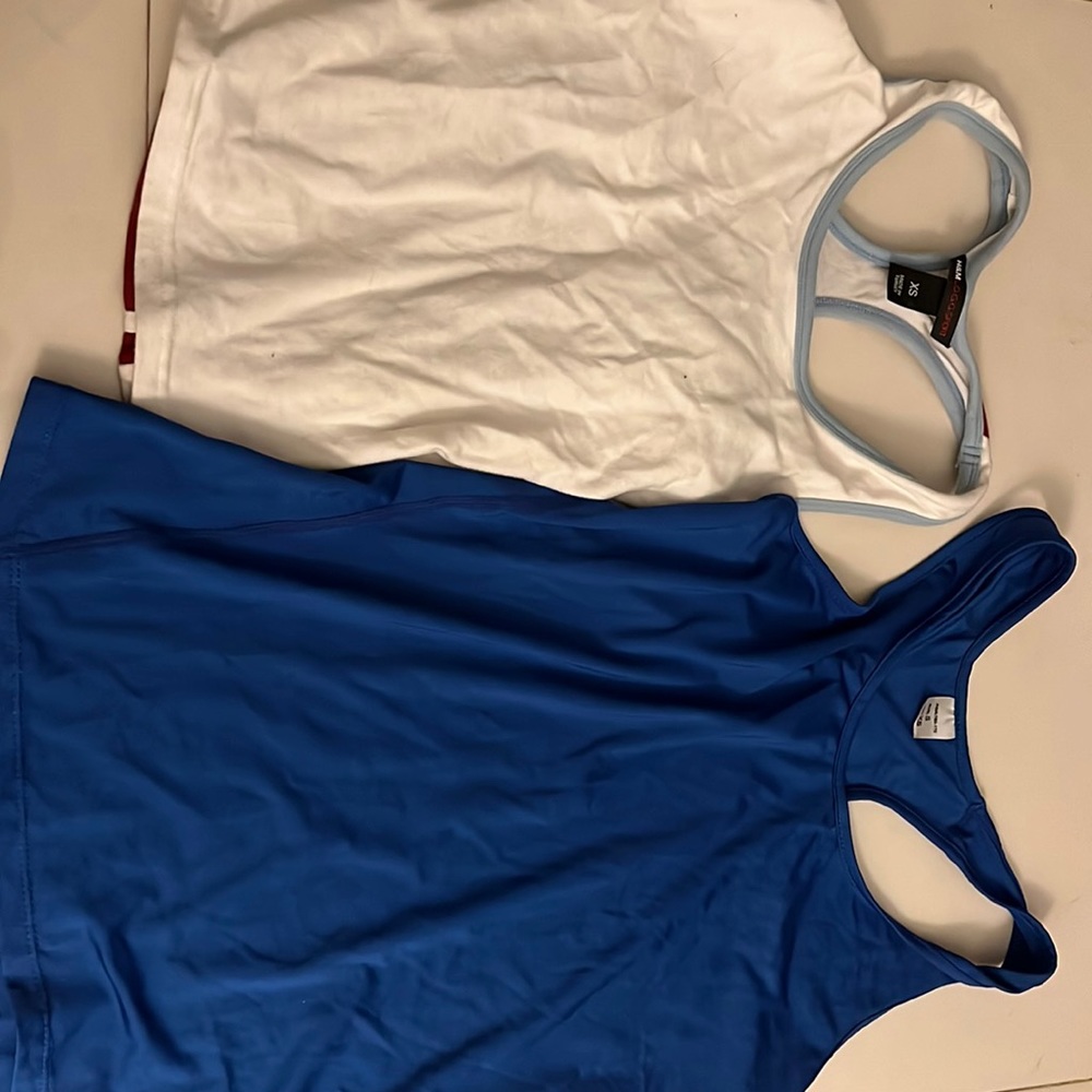 BUNDLE workout tanks size xs